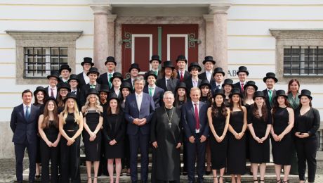 Gruppenfoto mit Maturantinnen und Maturanten
