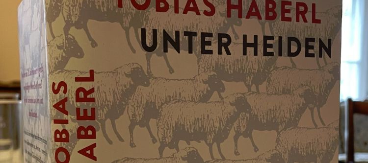 Buchcover mit dem Titel Tobias Haberl Unter Heiden