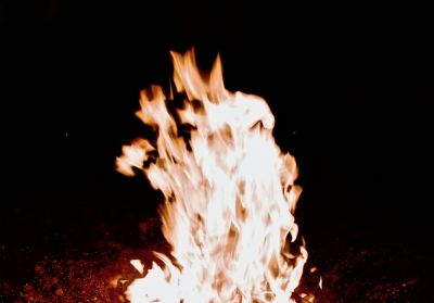 Wild loderndes Feuer