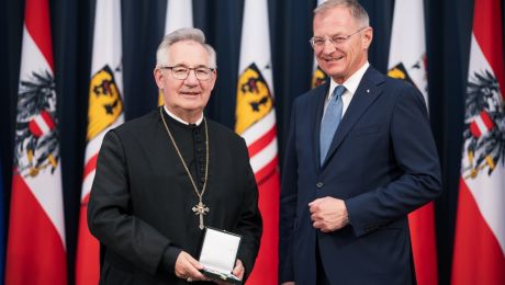 Abt Ambros Ebhart und Landeshauptmann Thomas Stelzer