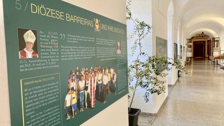 Schautafel über Bischöfe in Barreiras