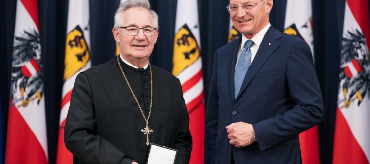 Abt Ambros Ebhart und Landeshauptmann Thomas Stelzer, Foto: Land Oberösterreich