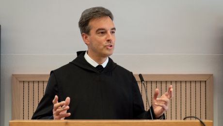 Rektor von Sant' Anselmo bei Vorlesung