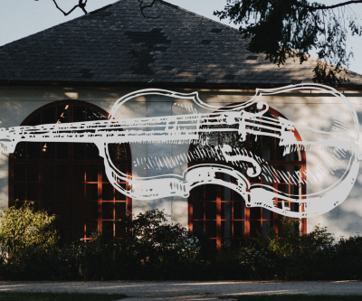Historisches Gartenhaus mit Violine