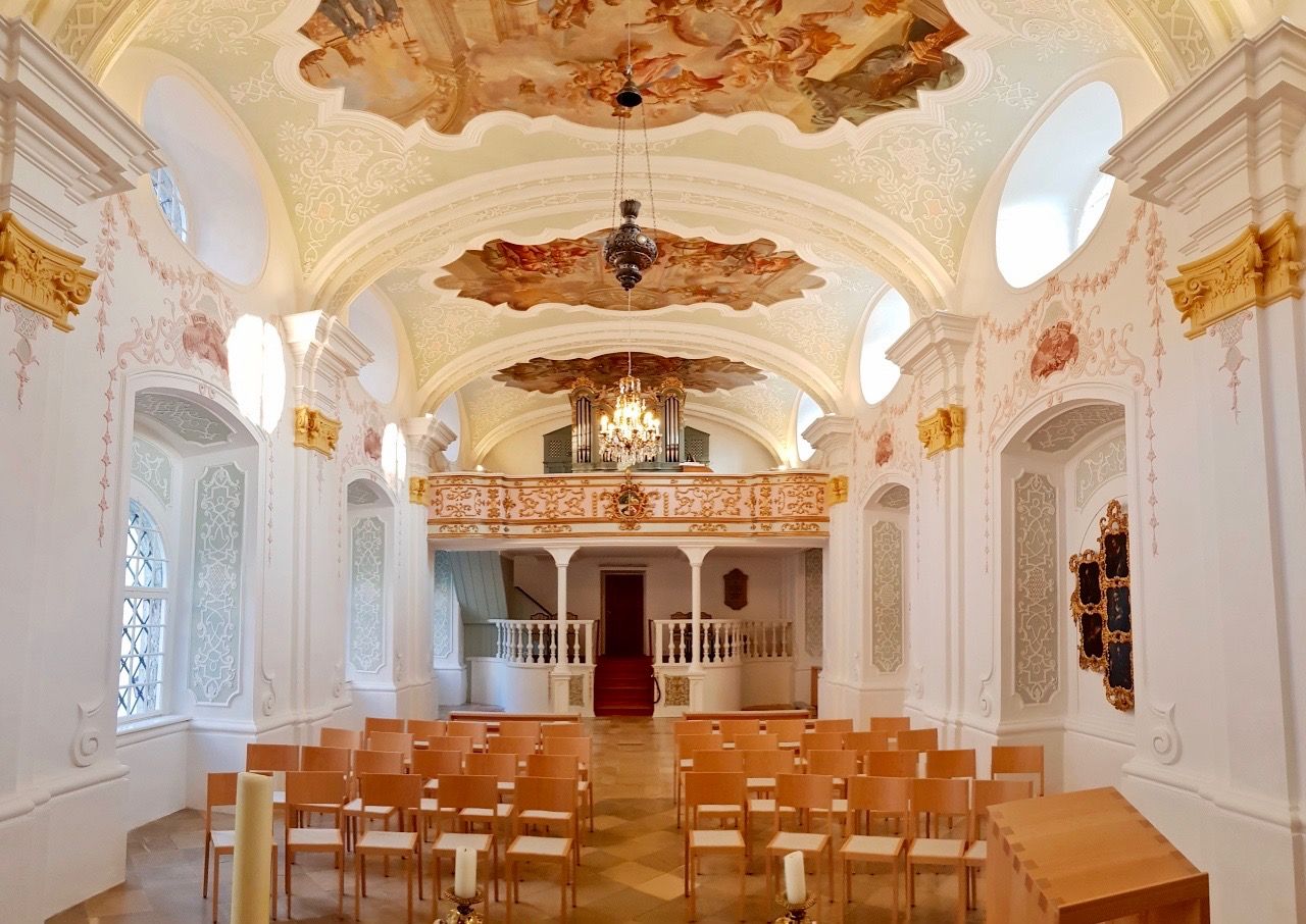 Blick zur Orgel in der akademischen Kapelle