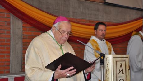 Bischof liest Evangelium