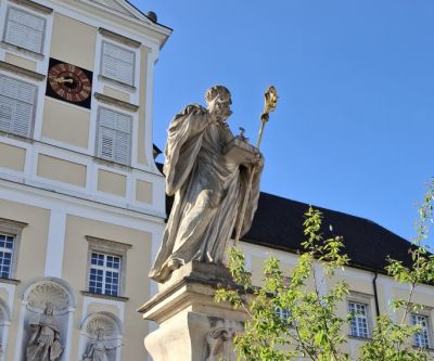 Fresko mit Darstellung eines jungen Mannes, der von einer Himmelsleiter mit Engeln träumt